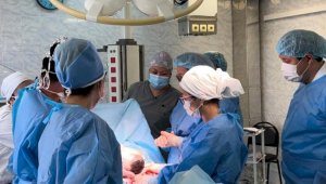 Казахстанские врачи провели обучающий мастер-класс по модификации «натурального» кесарева сечения