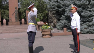 Память погибших на службе полицейских почтили в Алматы