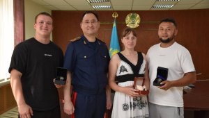 Наградили волонтеров, нашедших пропавшую в Шахтинске девочку