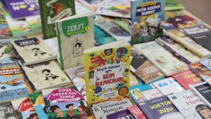 В Алматы открылся книжный уголок турецкой литературы «Библиотека Махмуда Кашгари»