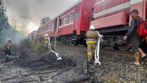 Загорание в ВКО тушили с помощью пожарного поезда