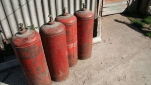 Взрыв газовых и кислородных баллонов предотвратили костанайские огнеборцы
