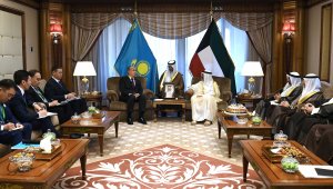 Глава государства провел встречу с Наследным принцем Кувейта