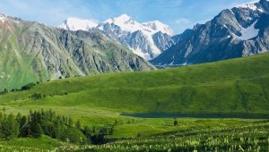 Туристку спасли в горах Восточного Казахстана
