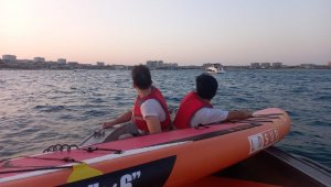 Двух серферов спасли на побережье Каспийского моря