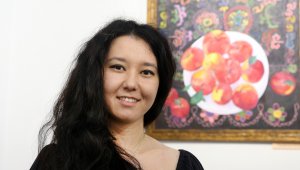 Молодая художница Жанель Жубанова посвятила свою персональную выставку Алматы. Точнее, его главному символу