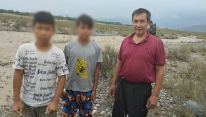 Двоих подростков спасли сотрудники ДЧС Алматинской области