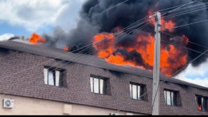 35 детей эвакуировали из детсада из-за пожара в ресторане Актобе