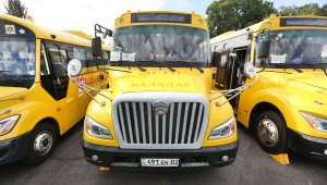 100 новых школьных автобусов запускают в Алматы