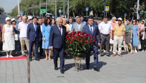 В Алматы празднуют День Абая