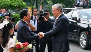 Касым-Жомарта Токаева торжественно встретили в Президентском дворце Вьетнама