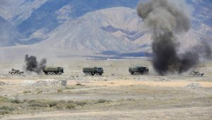 Казахстан и Кыргызстан провели военные учения