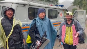 Спасатели нашли туристов, потерявшихся в горах Алматы