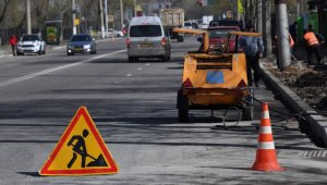 В Алматы продолжается средний ремонт по улице Шаляпина