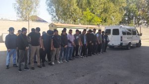 Таджикские подростки без документов работали на алматинской барахолке