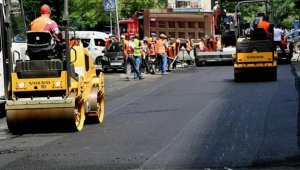 В Алматы продолжается средний ремонт улицы Байзакова