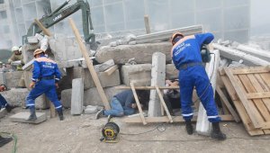 Глава МЧС Казахстана оценил учения спасателей в Алматы