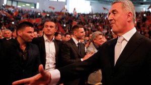 Бессменному правителю Черногория грозит уголовное преследование