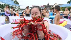 Конкурс по поеданию перца чили прошел в Китае