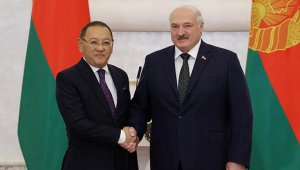 Лукашенко назвал Казахстан близкой для Беларуси страной
