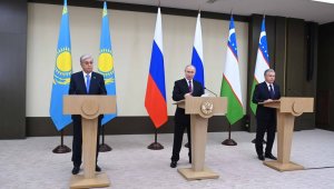 Токаев, Путин и Мирзиеев запустили поставки российского газа в Узбекистан через Казахстан