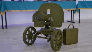 Эксклюзивные экспонаты времен войны передали депутаты в музей Военного института