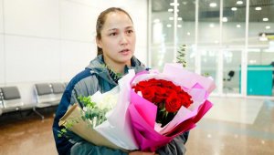 Серебряный призер Азиады Жамиля Бакбергенова вернулась домой в Астану