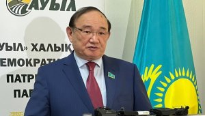 Председатель партии «Ауыл» Али Бектаев подал в отставку