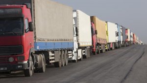 Более 400 грузовиков скопилось на кыргызско-казахстанской границе