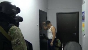 Более 20 молодых маргиналов с оружием, боеприпасами и наркотиками задержали в Темиртау