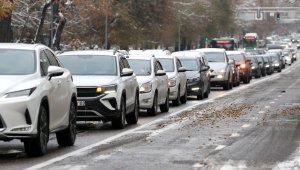Автомобилистов призывают своевременно устанавливать зимние шины