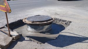 В Алматы устанавливают новый тип канализационных люков