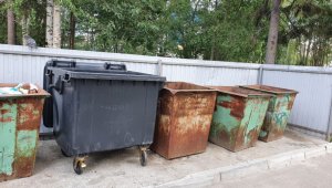 Живого младенца нашли в мусорном баке в Бишкеке
