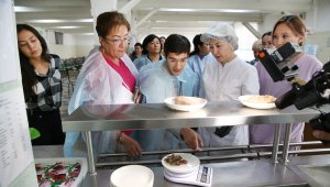 В школах Алматы усилен контроль за качеством питания