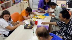 Для чего человеку нужна межличностная поддержка, рассказала инструктор по трудотерапии из Алматы