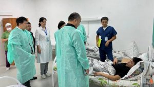 Двое школьников и учитель погибли в ДТП в Актюбинской области: остальные дети доставлены в больницу