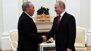 Путин и Назарбаев провели частную встречу в Москве