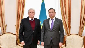 Глава МИД Казахстана и посол России обсудили перспективы развития сотрудничества