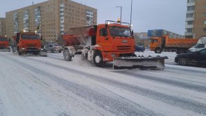 1,5 тыс. рейсов за ночь: как очищают улицы Астаны от снега