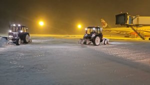 В аэропорту Астаны снова отменили рейсы: сильный буран и снегопад