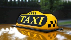 Могут ли таксисты требовать оплату наличными, рассказали налоговики