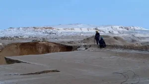 Под завалами ищут автобус на руднике в Павлодарской области