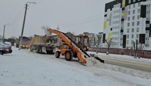 Более 1,7 тысячи единиц спецтехники задействовано в уборке снега в Астане