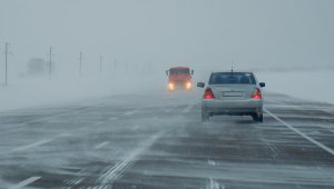 Еще в двух областях Казахстана закрыли дороги
