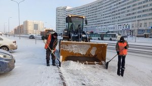 Более 42 тысяч кубометров снега вывезли за ночь из Астаны