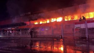 Торговый дом горит в Семее