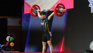 Серебро завоевал казахстанец на чемпионате Азии по тяжелой атлетике