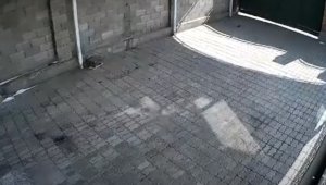Землетрясение в Алматы зафиксировала камера видеонаблюдения одного из домов
