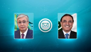 Токаев поздравил Асифа Али Зардари с избранием на пост Президента Пакистана