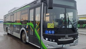В Алматы обновили автобусы и сократили интервал еще на одном маршруте